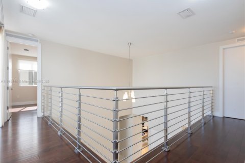 Купить виллу или дом в Дорал, Флорида 5 спален, 342.81м2, № 1928980 - фото 28