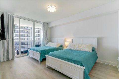 Copropriété à louer à Hallandale Beach, Floride: 3 chambres, 155.61 m2 № 2046299 - photo 18