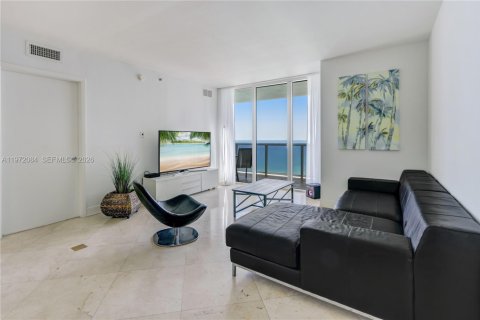 Copropriété à louer à Hallandale Beach, Floride: 3 chambres, 155.61 m2 № 2046299 - photo 9