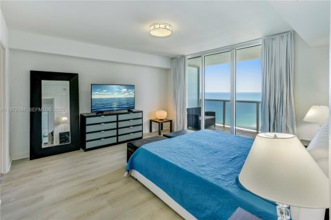 Copropriété à louer à Hallandale Beach, Floride: 3 chambres, 155.61 m2 № 2046299 - photo 13