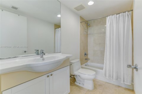Copropriété à louer à Hallandale Beach, Floride: 3 chambres, 155.61 m2 № 2046299 - photo 20