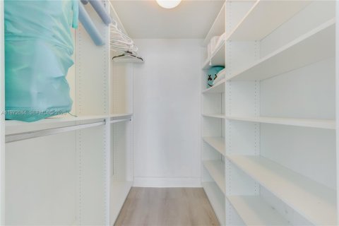 Copropriété à louer à Hallandale Beach, Floride: 3 chambres, 155.61 m2 № 2046299 - photo 21
