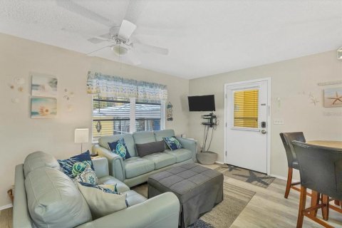 Villa ou maison à louer à Sarasota, Floride: 2 chambres, 106.28 m2 № 2098902 - photo 2