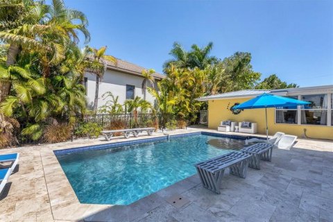 Villa ou maison à louer à Sarasota, Floride: 2 chambres, 106.28 m2 № 2098902 - photo 12