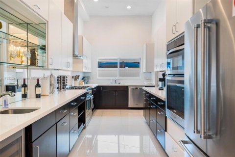 House in Wilton Manors, Florida 4 bedrooms, 277.22 sq.m. № 2018793 - photo 22