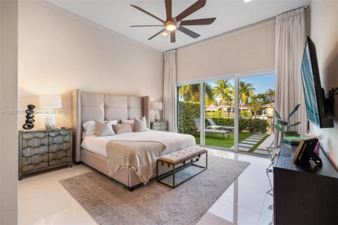 House in Wilton Manors, Florida 4 bedrooms, 277.22 sq.m. № 2018793 - photo 25