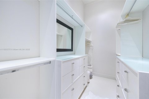 House in Wilton Manors, Florida 4 bedrooms, 277.22 sq.m. № 2018793 - photo 30