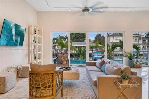 House in Wilton Manors, Florida 4 bedrooms, 277.22 sq.m. № 2018793 - photo 12