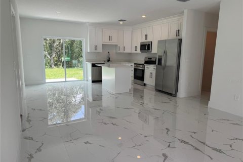 House in Dunnellon, Florida 3 bedrooms, 172.43 sq.m. № 1870683 - photo 2