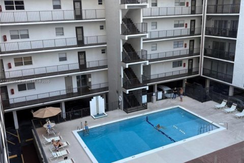 Condo in Sunny Isles Beach, Florida, 1 bedroom  № 2013313