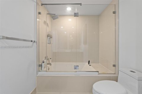 Condominio en venta en Miami, Florida, 1 dormitorio, 68.56 m2 № 1871398 - foto 17