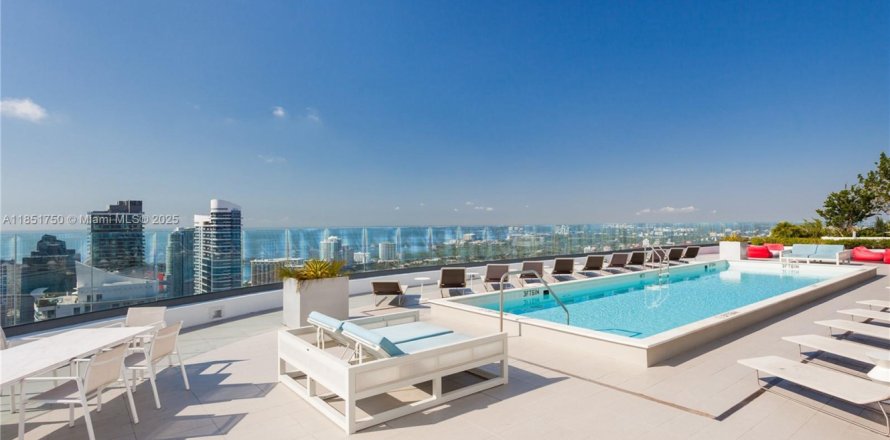 Condominio en Miami, Florida, 1 dormitorio № 1871398