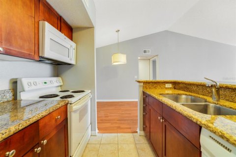 Condo in Orlando, Florida, 1 bedroom  № 1869190 - photo 6