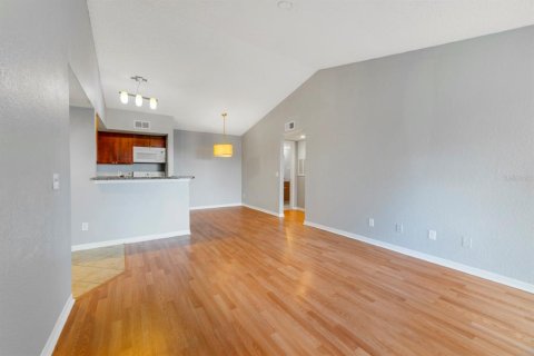 Condo in Orlando, Florida, 1 bedroom  № 1869190 - photo 2
