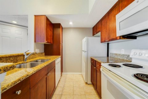Condo in Orlando, Florida, 1 bedroom  № 1869190 - photo 5