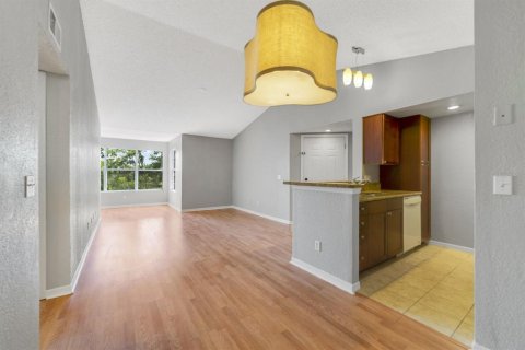 Condo in Orlando, Florida, 1 bedroom  № 1869190 - photo 7