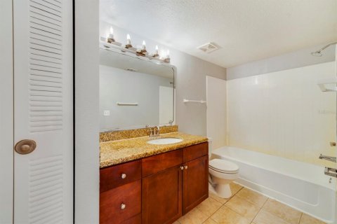 Condo in Orlando, Florida, 1 bedroom  № 1869190 - photo 14