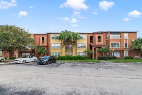 Condo in Orlando, Florida, 1 bedroom  № 1869190 - photo 1