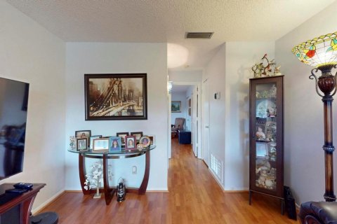 Condo in Port St. Lucie, Florida, 1 bedroom  № 2175922 - photo 19