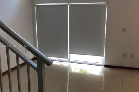 Купить кондоминиум в Майами, Флорида 1 спальня, 69.68м2, № 1984456 - фото 10