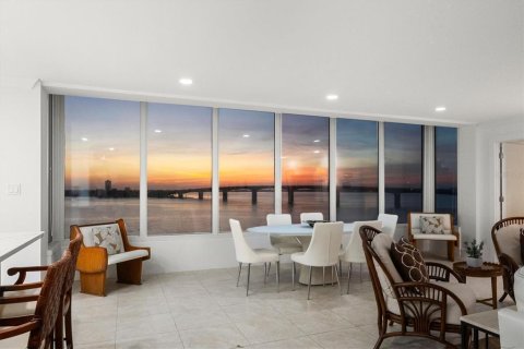 Condo in Sarasota, Florida, 2 bedrooms № 2106334