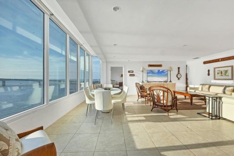 Купить кондоминиум в Сарасота, Флорида 5 комнат, 155.8м2, № 2106334 - фото 9