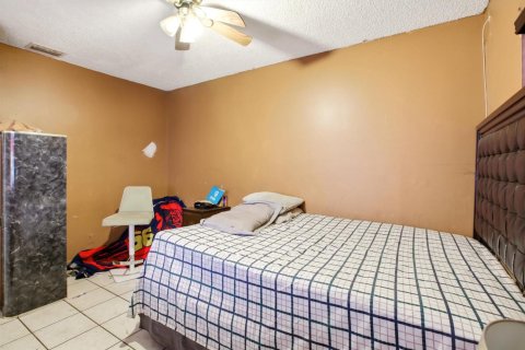 House in Pompano Beach, Florida 3 bedrooms, 134.71 sq.m. № 2083320 - photo 17