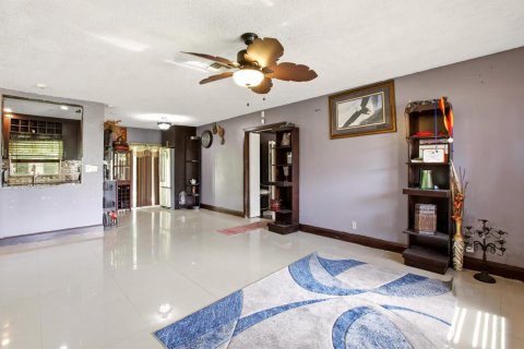 House in Pompano Beach, Florida 3 bedrooms, 134.71 sq.m. № 2083320 - photo 24