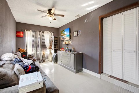 House in Pompano Beach, Florida 3 bedrooms, 134.71 sq.m. № 2083320 - photo 21