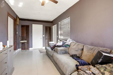 House in Pompano Beach, Florida 3 bedrooms, 134.71 sq.m. № 2083320 - photo 22