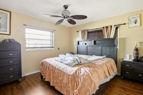 House in Pompano Beach, Florida 3 bedrooms, 134.71 sq.m. № 2083320 - photo 14