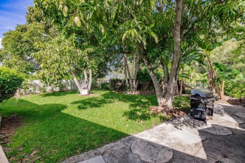 House in Pompano Beach, Florida 3 bedrooms, 134.71 sq.m. № 2083320 - photo 13