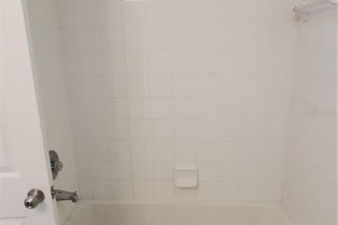 Touwnhouse à louer à Sarasota, Floride: 2 chambres, 115.76 m2 № 1913880 - photo 11