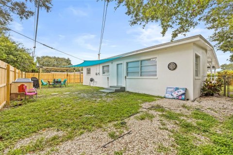 Casa en venta en Clearwater, Florida, 3 dormitorios, 93.37 m2 № 1919108 - foto 9