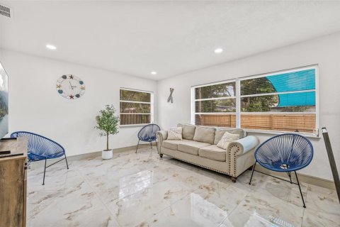 Casa en venta en Clearwater, Florida, 3 dormitorios, 93.37 m2 № 1919108 - foto 23
