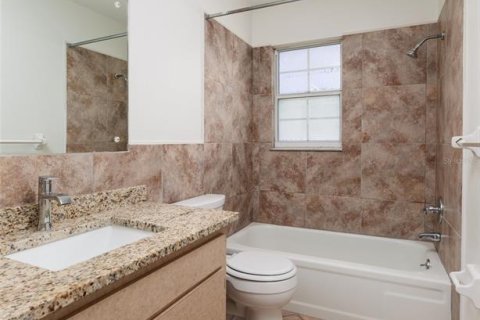 Casa en alquiler en Saint Petersburg, Florida, 2 dormitorios, 108.7 m2 № 1913538 - foto 16