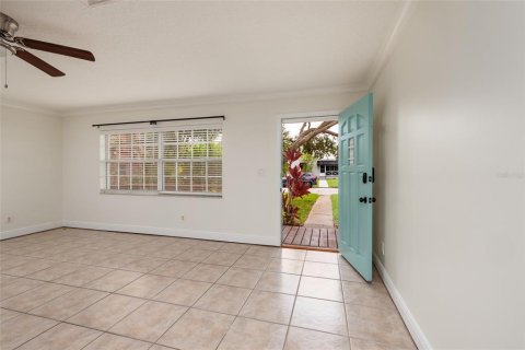 Casa en alquiler en Saint Petersburg, Florida, 2 dormitorios, 108.7 m2 № 1913538 - foto 2