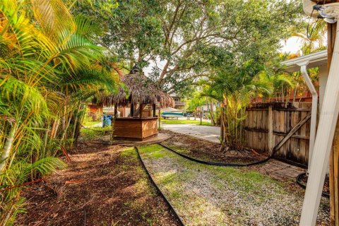 Casa en alquiler en Saint Petersburg, Florida, 2 dormitorios, 108.7 m2 № 1913538 - foto 23