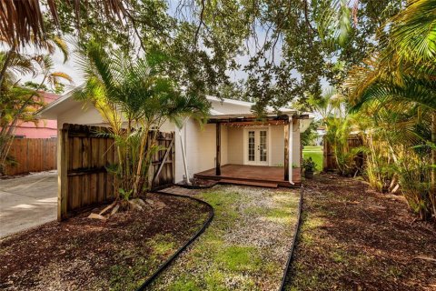 Casa en alquiler en Saint Petersburg, Florida, 2 dormitorios, 108.7 m2 № 1913538 - foto 21