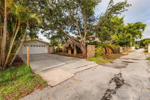 Casa en alquiler en Saint Petersburg, Florida, 2 dormitorios, 108.7 m2 № 1913538 - foto 25