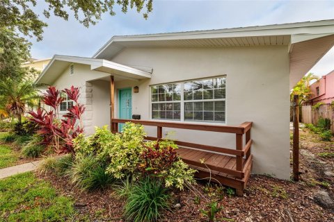 Casa en alquiler en Saint Petersburg, Florida, 2 dormitorios, 108.7 m2 № 1913538 - foto 27