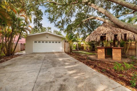 Casa en alquiler en Saint Petersburg, Florida, 2 dormitorios, 108.7 m2 № 1913538 - foto 24
