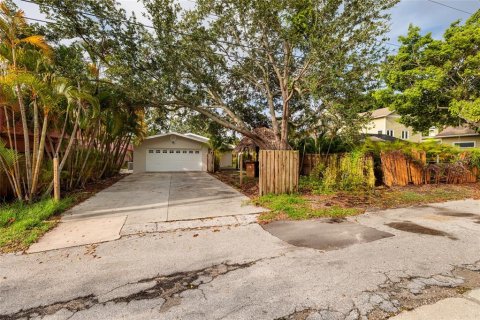 Casa en alquiler en Saint Petersburg, Florida, 2 dormitorios, 108.7 m2 № 1913538 - foto 26