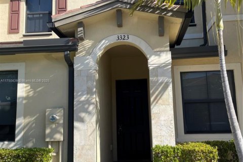 Casa en venta en Hialeah, Florida, 3 dormitorios, 123.75 m2 № 1860975 - foto 4