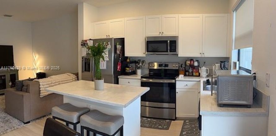 Casa en Hialeah, Florida 3 dormitorios, 123.75 m2 № 1860975