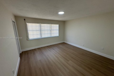 Adosado en alquiler en Hialeah, Florida, 3 dormitorios, 120.03 m2 № 2027088 - foto 14