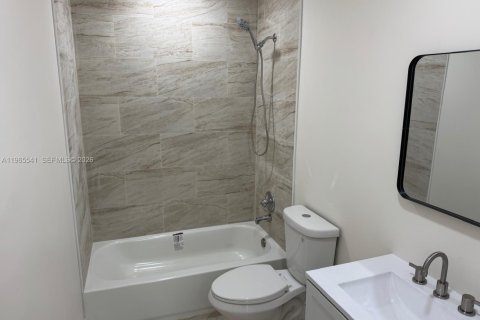 Adosado en alquiler en Hialeah, Florida, 3 dormitorios, 120.03 m2 № 2027088 - foto 17