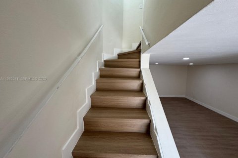 Adosado en alquiler en Hialeah, Florida, 3 dormitorios, 120.03 m2 № 2027088 - foto 13