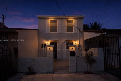 Adosado en alquiler en Hialeah, Florida, 3 dormitorios, 120.03 m2 № 2027088 - foto 2