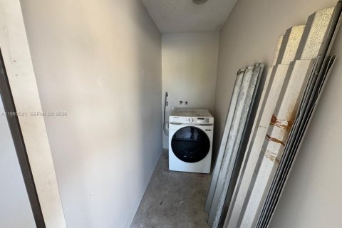 Adosado en alquiler en Hialeah, Florida, 3 dormitorios, 120.03 m2 № 2027088 - foto 12